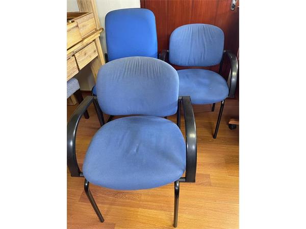 ~/upload/Lots/38537/fe5hcakeyvldw/LOT 28 METALLIC CHAIRS X 3_t600x450.jpg